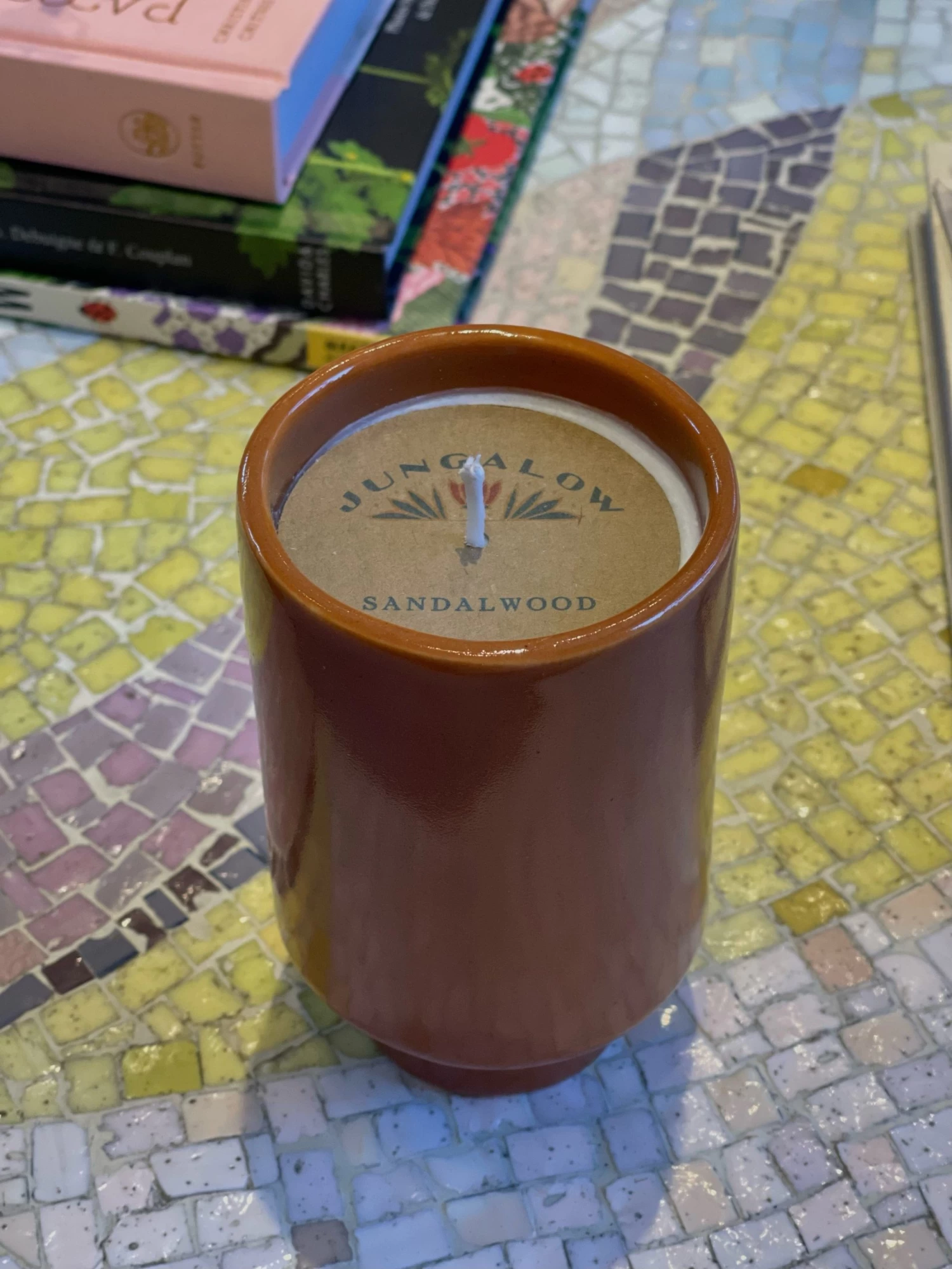 Jungalow Kaya Ceramic Candle - Burnt Orange/Sandalwood 4 Jungalow Kaya Ceramic Candle - Burnt Orange/Sandalwood - Image 4