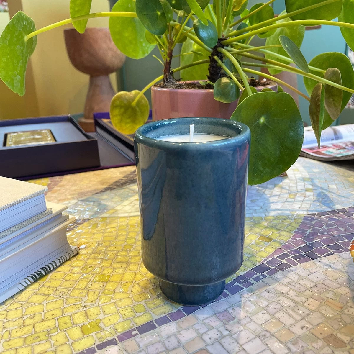 Jungalow Kaya Ceramic Candle - Blue/Sea Musk 2 Jungalow Kaya Ceramic Candle - Blue/Sea Musk - Image 2